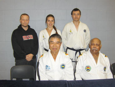 Bildsession med Grand Master Rhee och Senior Master De Silva
